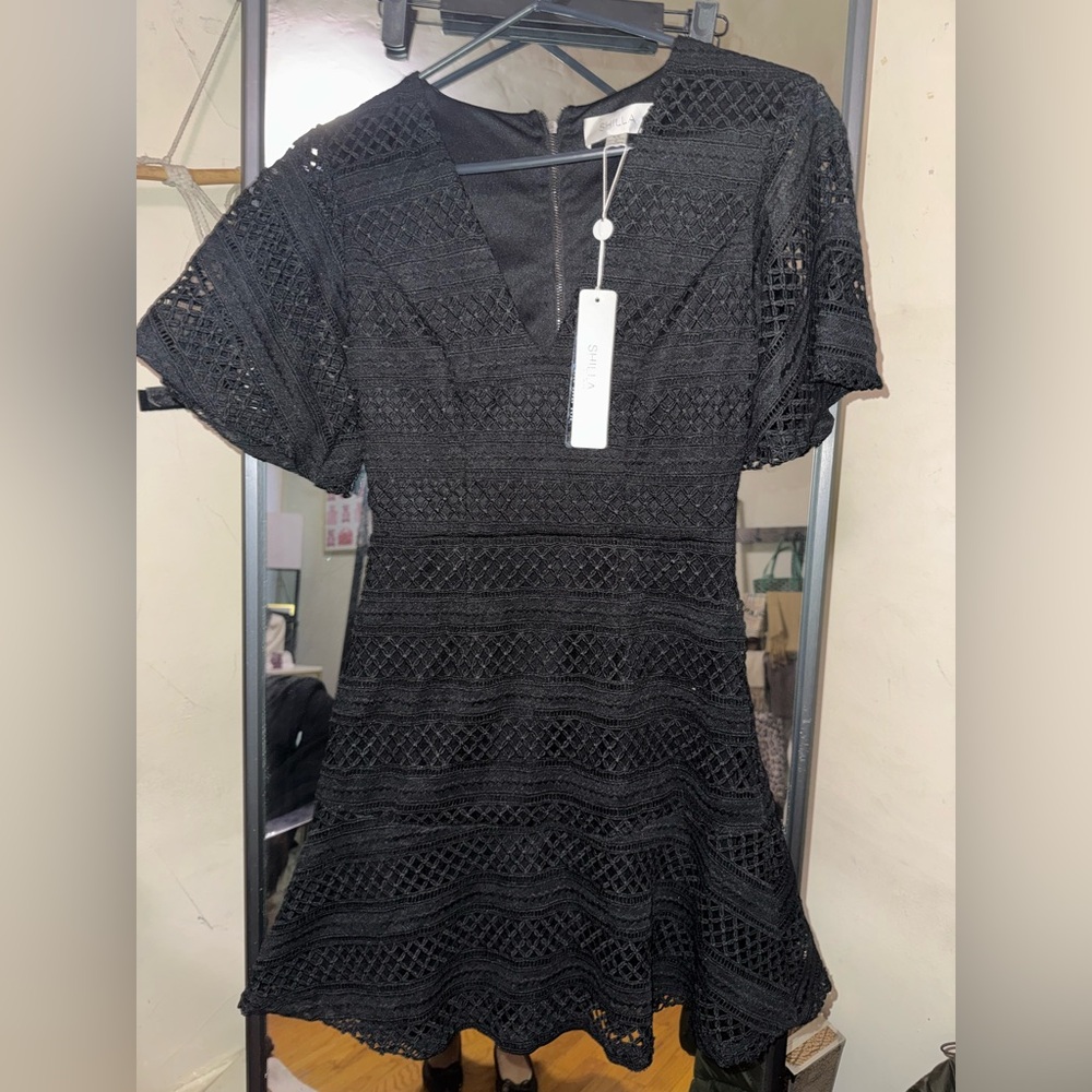 Elegant Black Lace Midi Dress